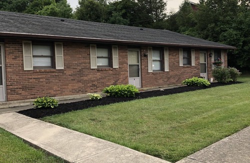 Wilmington Apartment | Carey Villa I.5 minutes to WEC and Wilmington College.10 min to Roberts Center