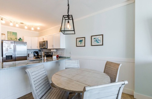 Gulf Shores Condo | Caribbean #403 Direct Gulf Front 1 BR w/Bunks