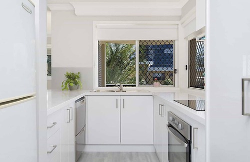 Bilinga Apartment | Caribbean 8 - Bilinga/North Kirra Beachfront - Min. 3 Night Stays!