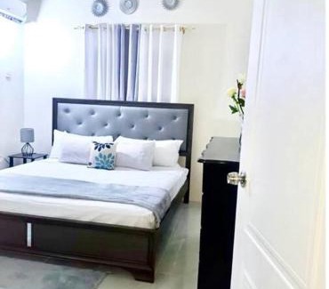 Discovery Bay House | Caribbean Charm 2BR with Stunning Sea Views