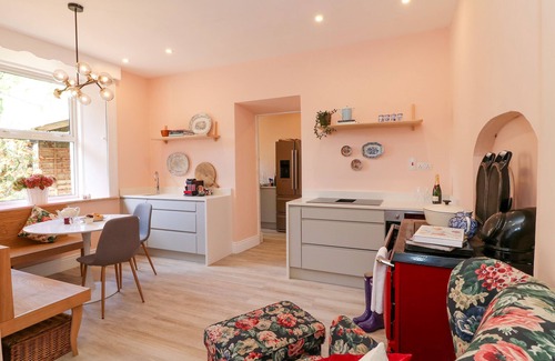 Enniscorthy Cottage | CARLEY'S BRIDGE HOUSE, family friendly in Enniscorthy, County Wexford