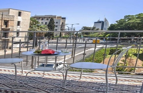 Haifa Apartment | Carmel apartment in the heart of haifa