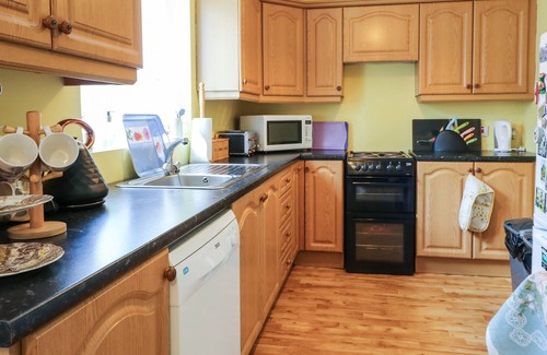 Dungloe Cottage | CARNMORE COTTAGE, family friendly in Dungloe, County Donegal