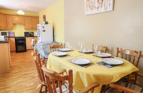 Dungloe House | Carnmore Cottage