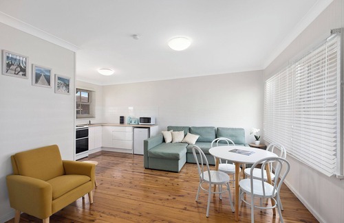 The Entrance Apartment | Carousel Apartment 5
