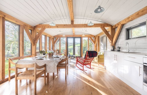 Penpoll Apartment | Carpenters Cabin, Idyllic cabin in the countryside near Lostwithiel