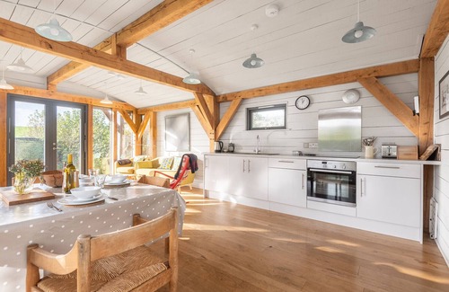 Penpoll Apartment | Carpenters Cabin, Idyllic cabin in the countryside near Lostwithiel
