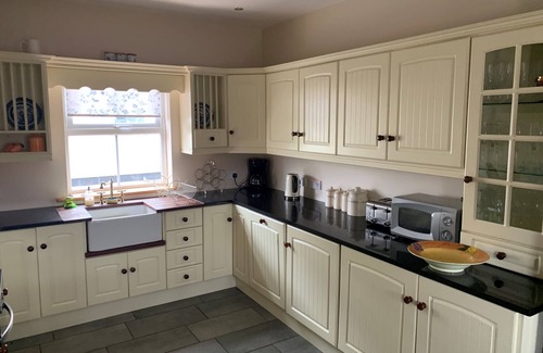 Dungloe Cottage | Carraig Bán Cottage - Turf Burning Stoves- Wild Atlantic Way