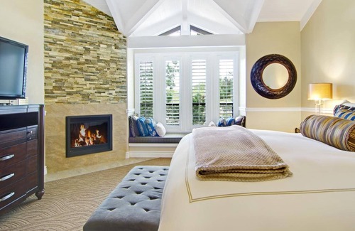 Golden Rectangle Bed & Breakfast | Carriage House Inn