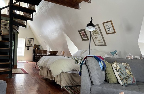 Eustis Apartment | Carriage House Loft,