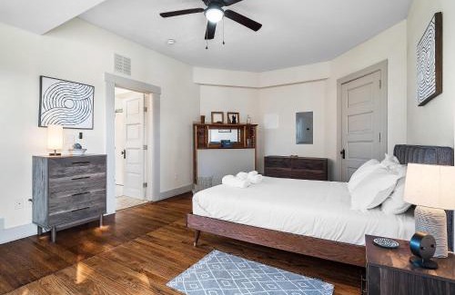 Hough Apartment | Carriage Manor - Sun Soaked 1BR - Close to CCF