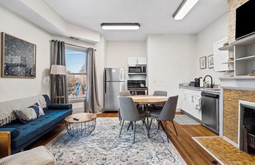 Hough Apartment | Carriage Manor - Sun Soaked 1BR - Close to CCF