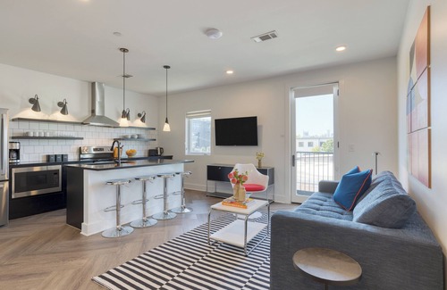 Historic Edgefield Apartment | Carter #203 by AvantStay | 1BR + Balcony