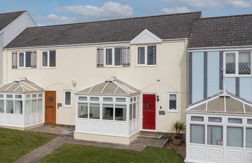 St. Florence Cottage | Cartwright's Cottage - Pool, Sports Courts, Park