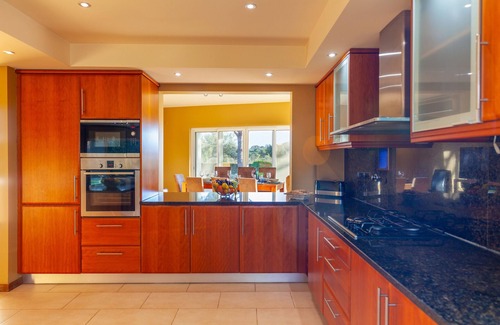 Estombar Villa | Carvoeiro Escape w/Heatable Pool & BBQ