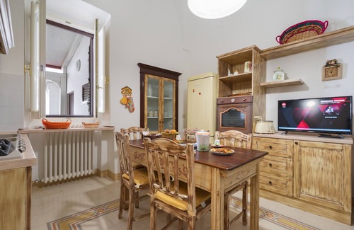 Taviano House | Cas'Etta - detached house with garden, 4 bedrooms and 2 bathrooms, sleeps 9.