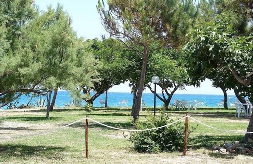 Santa Caterina Dello Ionio Marina House | Casa Iorana C: A characteristic and welcoming apartment located right on the beach, with Free WI-FI.