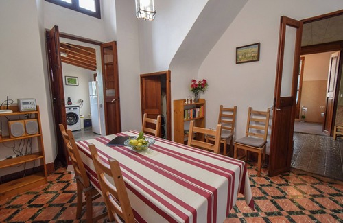 Soller House | Cas Milà. Typical Majorcan townhouse with garden and pool close to the square