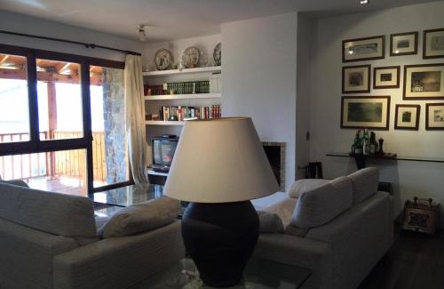 Guils de Cerdanya Apartment | Casa adosada de estilo rústico en Guils