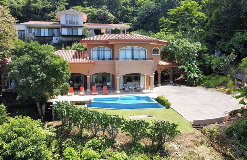 Pacuare Reserve House | Casa Aguas a stunning two-story house located in the beautiful Playa Hermosa.