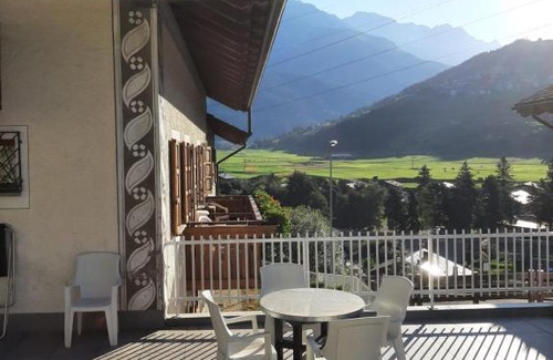 Valdisotto Apartment | Casa ai Ross - bilocale con terrazzo vicino Bormio