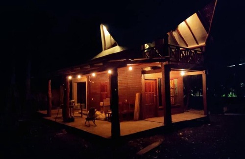 Yucatan Peninsula Ski Chalet | Casa Alegra, Chalet de Madera y Jacuzzi