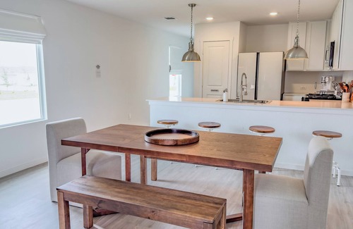 Wetmore House | Casa Aleman · Relax in Style Near Downtown, rivers & Gruene.