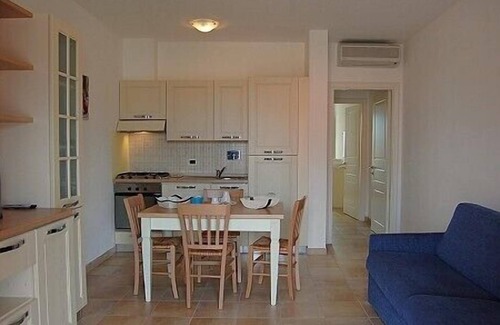Puntone House | Casa Aliade D: A welcoming apartment that is part of a villa surrounded by the greenery.