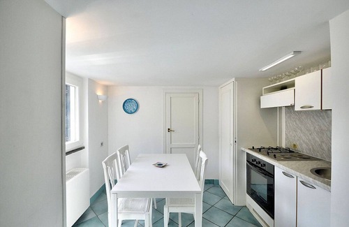 Minori House | Casa Alloro A: An apartment located in the center of Minori and a few meters from the sea.