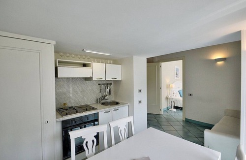 Minori House | Casa Alloro A: An apartment located in the center of Minori and a few meters from the sea.