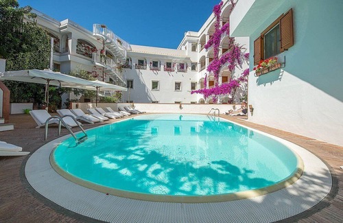 Minori House | Casa Alloro B: A welcoming apartment located in the center of Minori and a few meters from the sea.