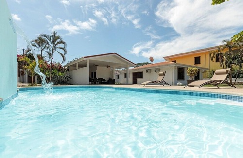 Canton Quepos House | CASA ALMENDRO, BEAUTIFUL HOUSE