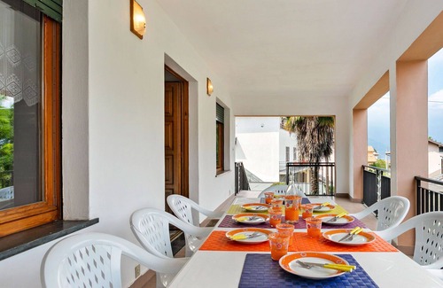 Vignola House | Casa Ambrogio, Family Holiday Home, 3Br And Parking By Halldis