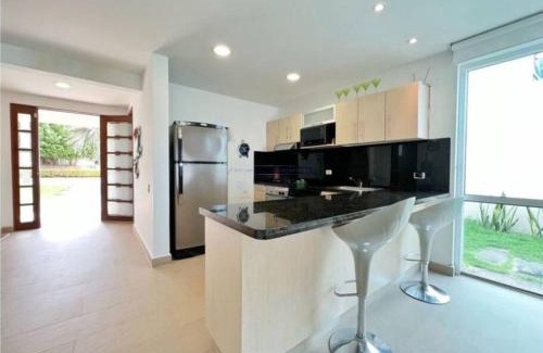 Arroyo de Piedra Villa | Casa Arcoíris: Espectacular casa en Cartagena con Acceso directo a la Playa