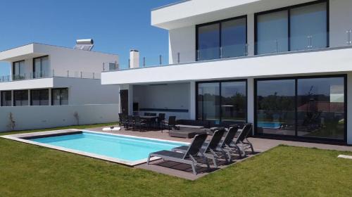 Casal do Pardo Villa | Casa Arendina - Villa Retreat with Heated Pool