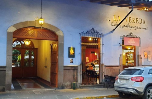 Coatepec House | Casa aroma de café, en el corazón de Coatepec.