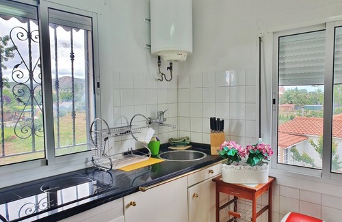 Albelda de Iregua House | Casa Azul, breathes tranquility with swimming pool, barbecue and a large garden.