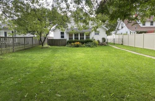 Leamington House | Casa Azul-lakefront