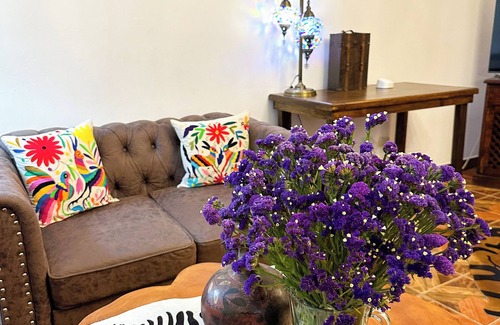 Ciudad Vieja House | Casa Balam, a relaxing home with stunning volcanic views near Antigua