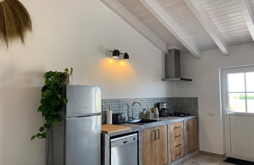 Cabeco de Aguia House | Casa Bamboo is a cute vacation apartment just 3km from the beach