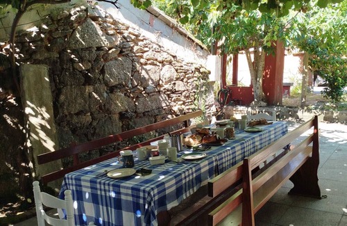 Tui House | Casa bandulu, charming and sustainable rural house next to the Miño River
