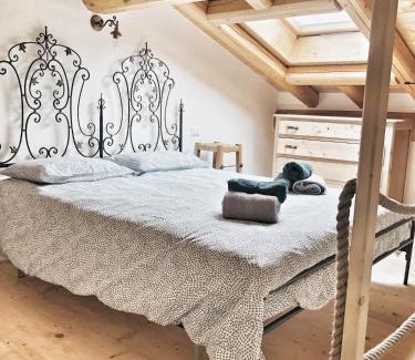 Peschiera Maraglio Bed & Breakfast | Casa Barteèi