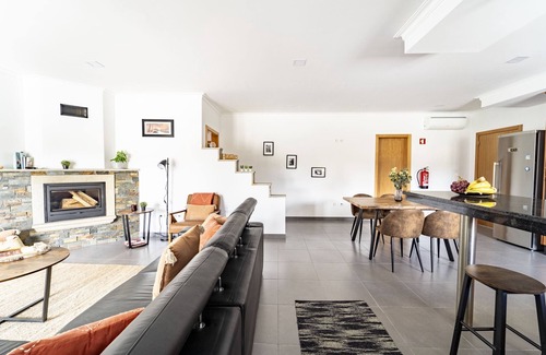 Castanheira House | Casa Belavista by House and People