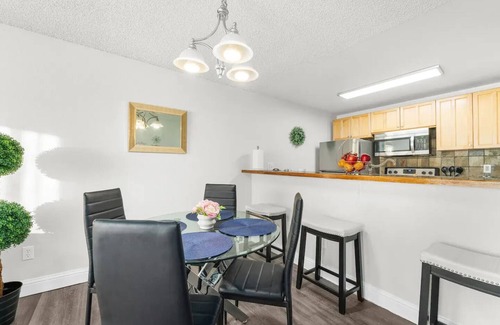 Federal Way Apartment | Casa Bella Homes-top floor condo unit, centrally located, home away from home