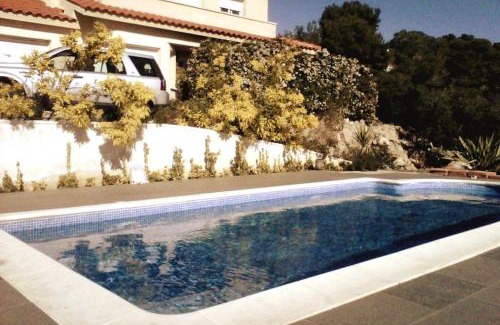 Costa Cunit House | Casa Bella Vista en montaña con vistas al mar y piscina privada