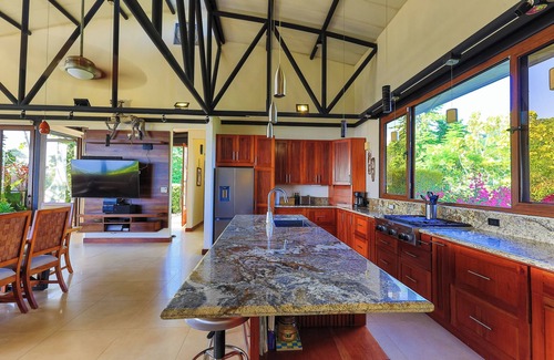 Portalon House | Casa Bendecida – The Blessed House in the Beautiful Hills of Portalon!
