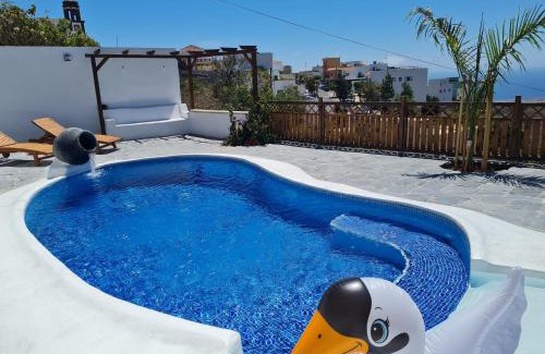 Villa de Arico House | Casa Bernarda with Heated Pool