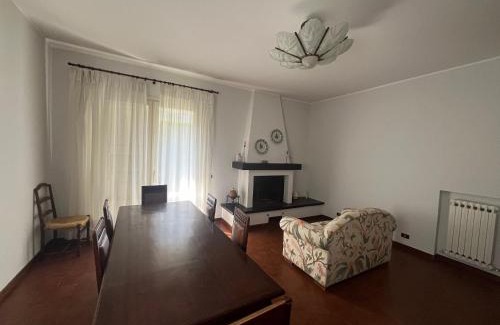 Magreta Apartment | Casa Bianca con giardino a Magreta di Formigine
