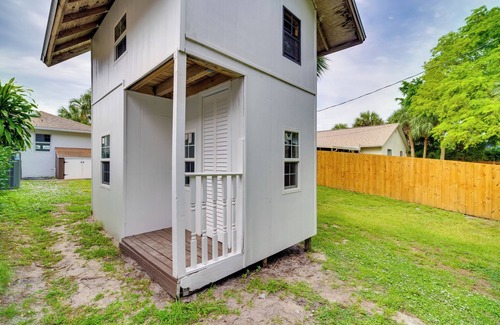 Sebastian Highlands Cottage | 'casa Blanco' Escape w/Fire Pit in Sebastian!