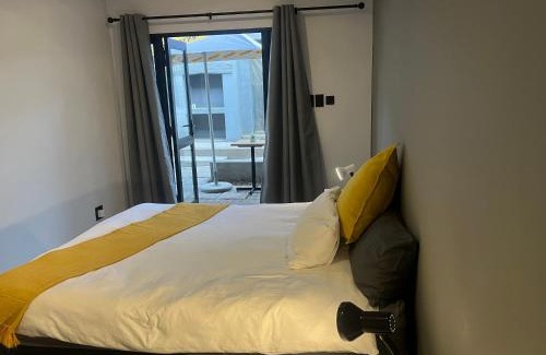 Hatfield House | Casa Bravo - Cozy Traveller
